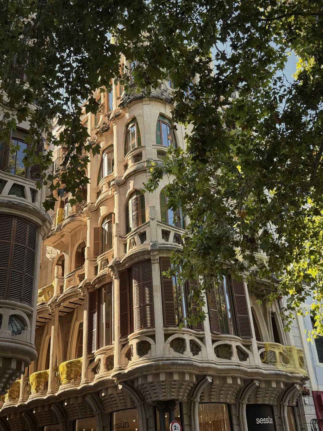 Can Casasayas, Modernist building in Palma
