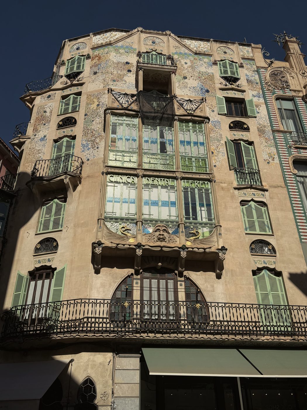Can Forteza Rey, Modernist façade in Palma