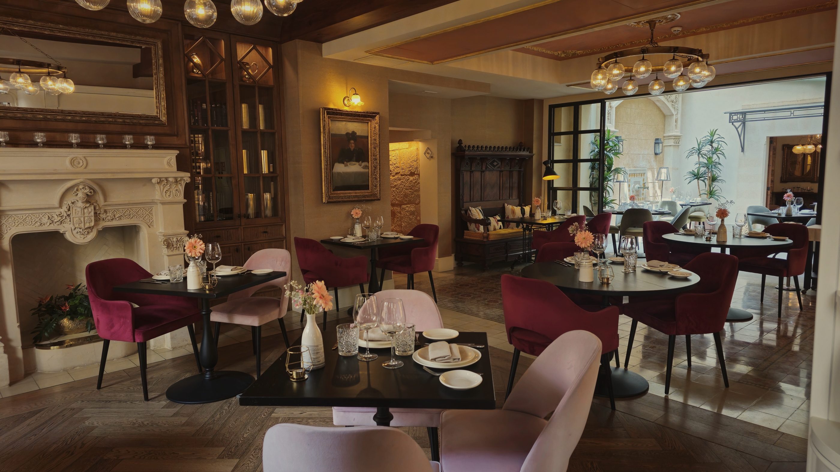 The dining room of El Patio de Glòria restaurant, Palma