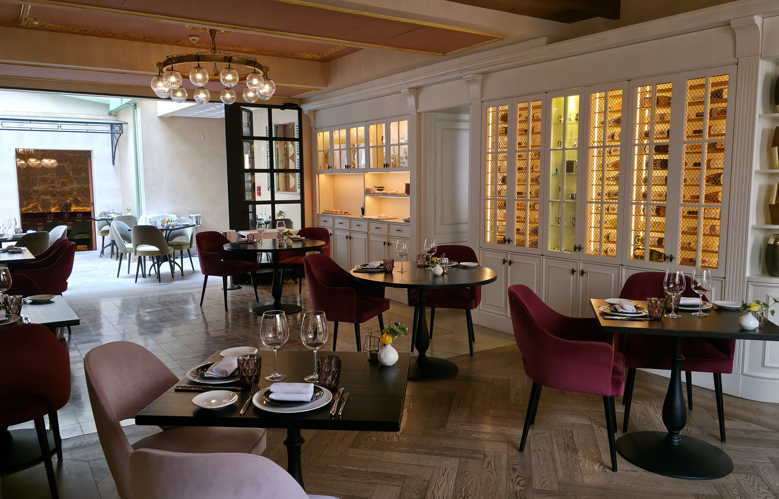 An evening at Glòria: dinner with live piano