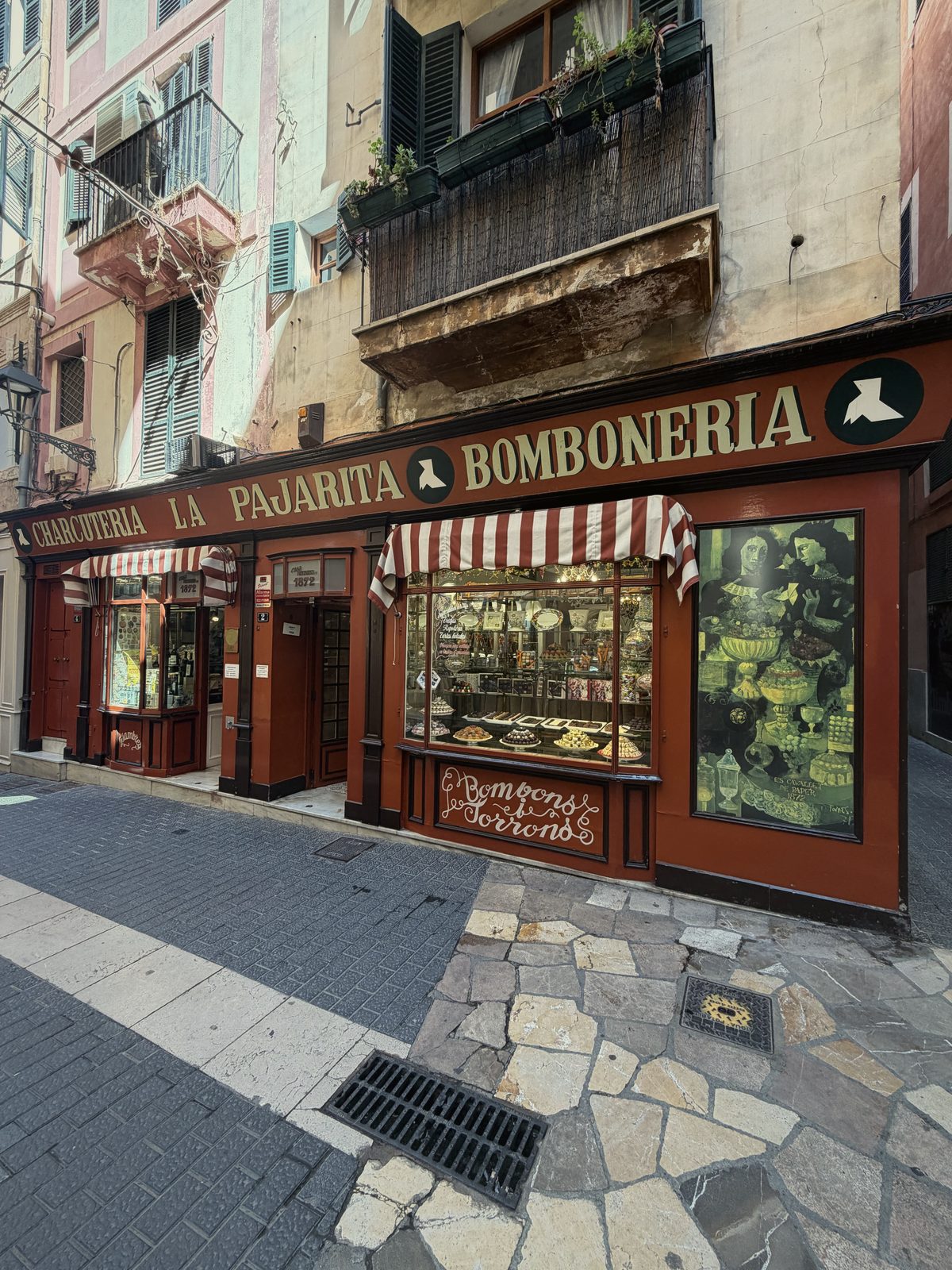The shopfront of La Pajarita in Palma