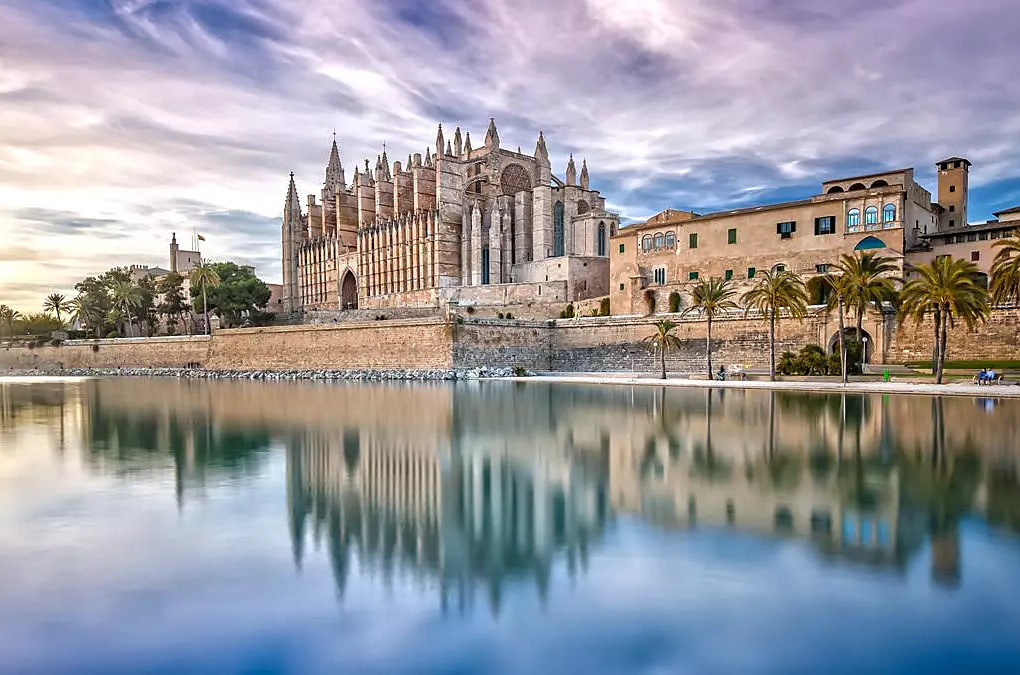 Palma Cathedral reflected in the lake of Parc de la Mar
